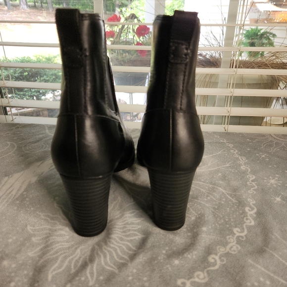 Clarks Black Leather Boots Size 9 - Picture 9 of 10